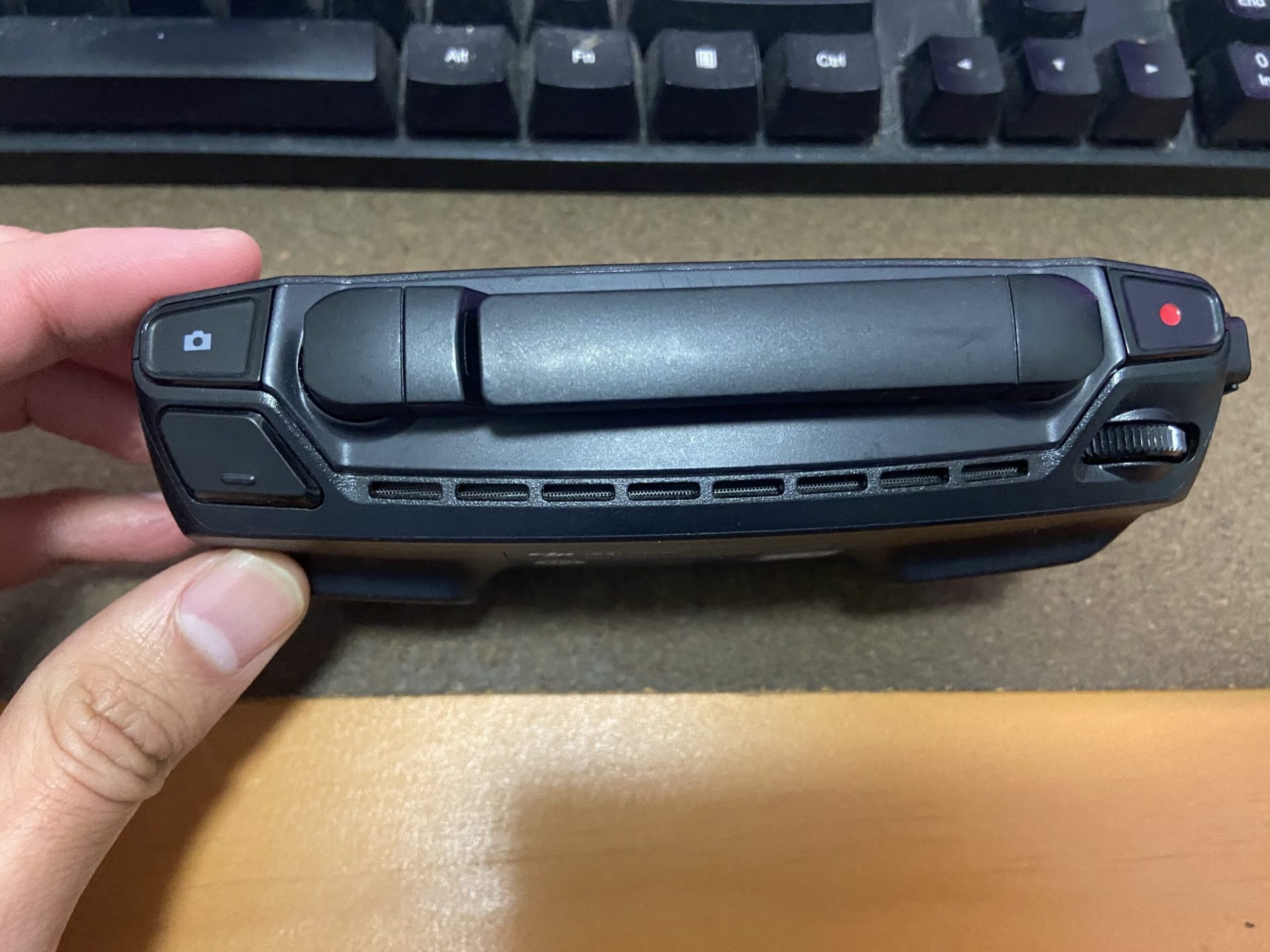 大疆MAVIC Air 调整摄像头向上向下拍摄角度